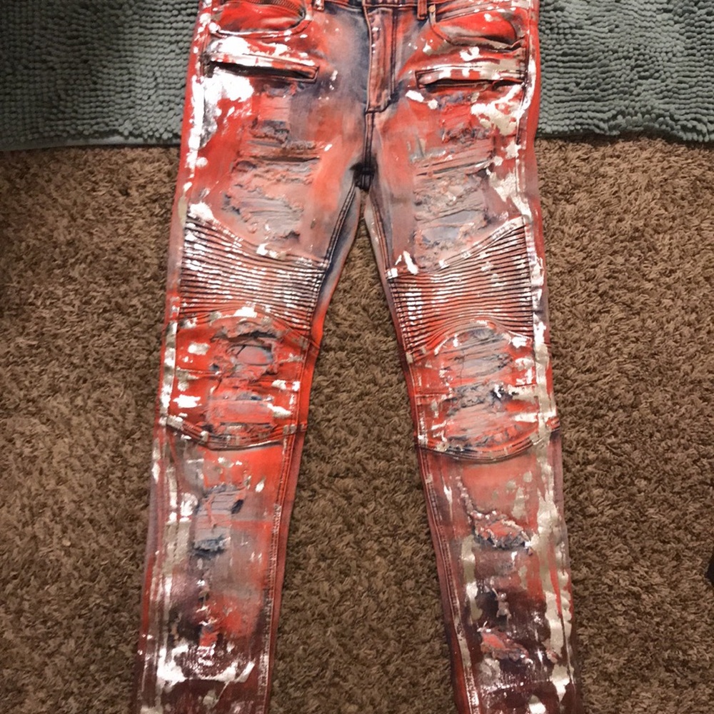 I’m trying to sell these pants they are size 34